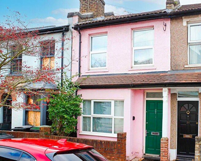 2 Bedroom Terraced House To Rent In Cumberland Road, Wood Green, London, N22