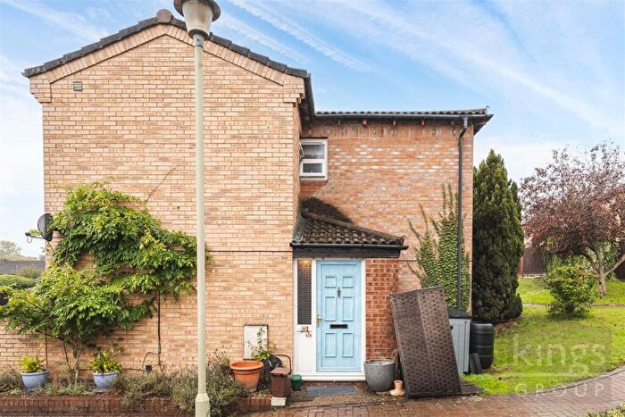 2 Bedroom House For Sale In Hertingfordbury Road, Hertford, SG14