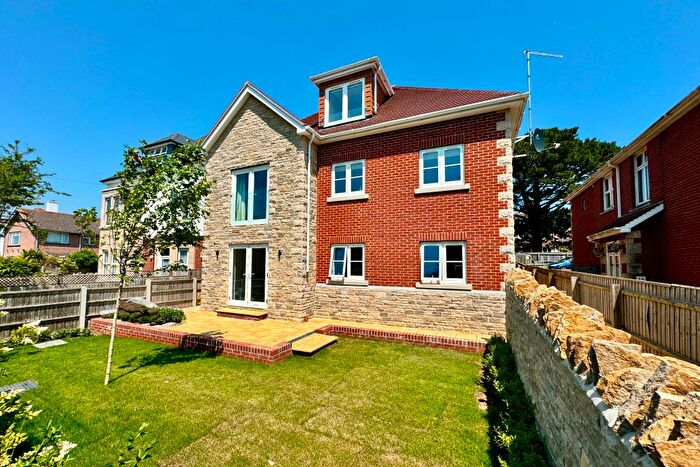 3 Bedroom Flat To Rent In Victoria Avenue, Swanage, BH19