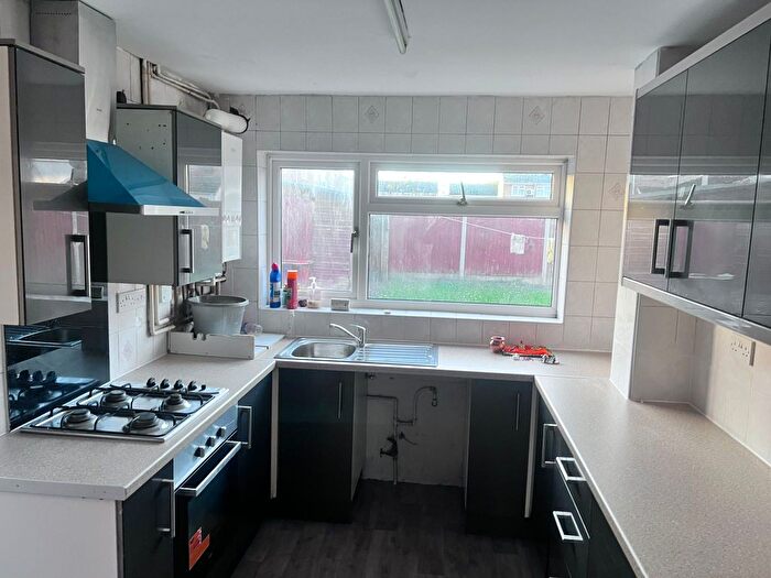 3 Bedroom Semi-Detached House To Rent In Kincaple Road, Leicester, LE4