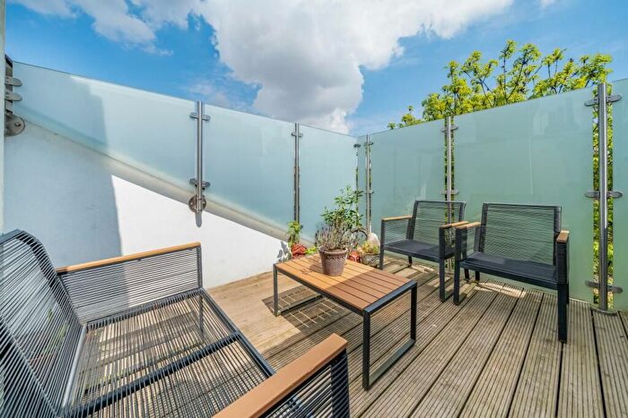 1 Bedroom Flat For Sale In Oakhill Road, Putney, SW15
