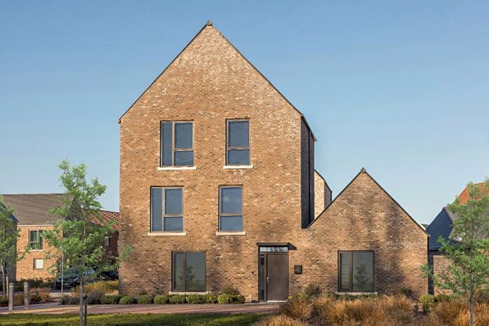 4 Bedroom Semi-Detached House For Sale In Newmarket Road, Cambridge, CB5