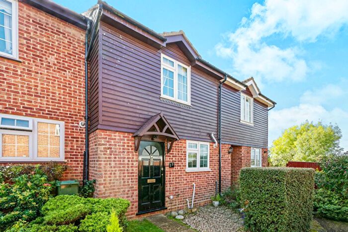 2 Bedroom Property To Rent In Greenhill Gardens, Guildford, GU4