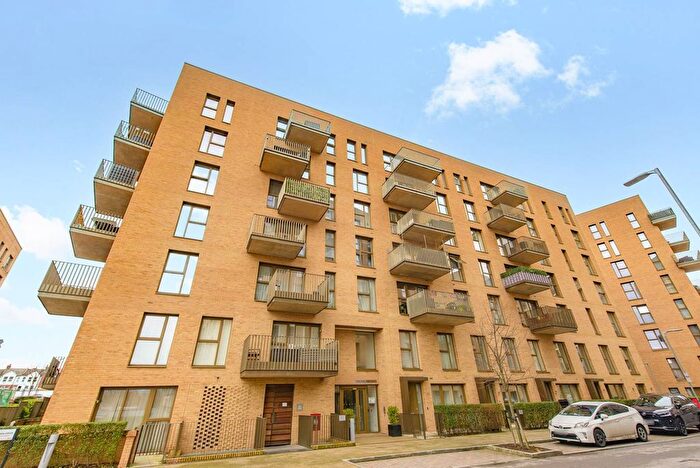 2 Bedroom Flat To Rent In Moorhen Drive, Hendon, London, NW9