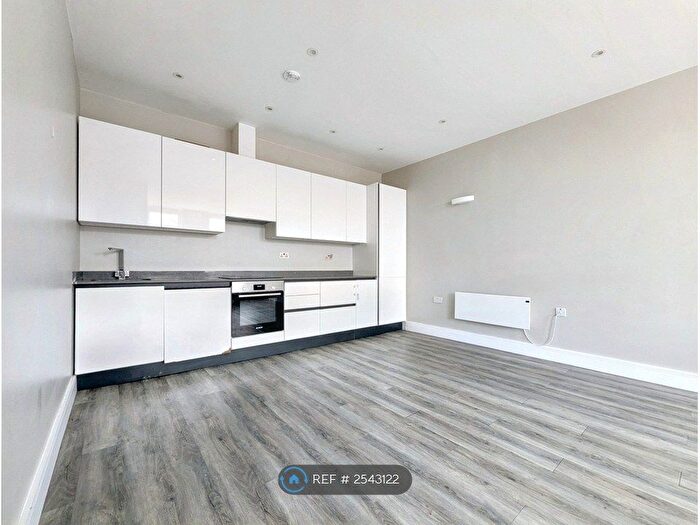 2 Bedroom Flat To Rent In Kingsbridge Court, Gravesend, DA11
