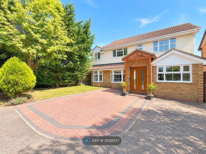4 Bedroom Detached House To Rent In Riding Way, Wokingham, RG41