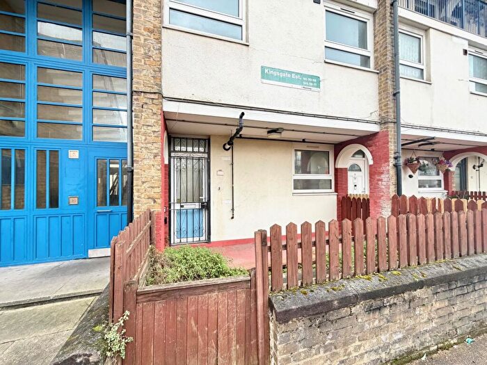 2 Bedroom Maisonette To Rent In Kingsgate Estate, Dalston, N1