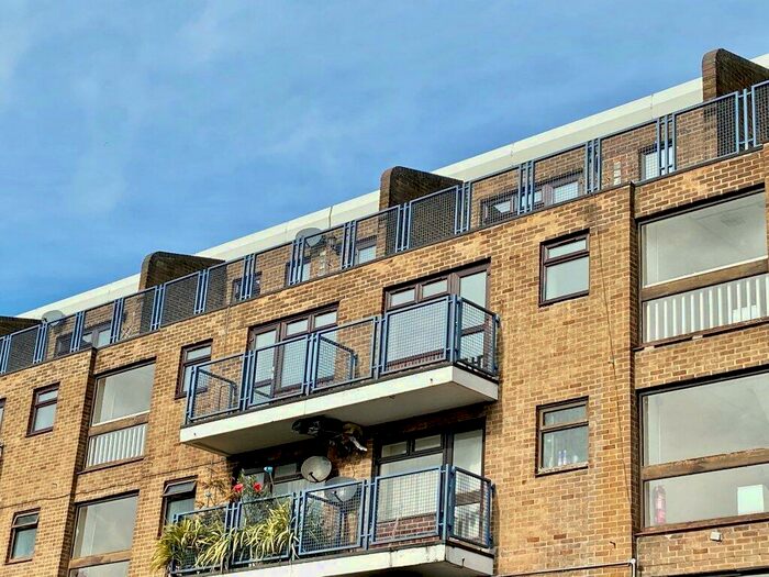 2 Bedroom Property To Rent In Allestree, Derby, DE22