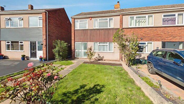3 Bedroom End Of Terrace House For Sale In Cleeve Road, Yate, Bristol, BS37