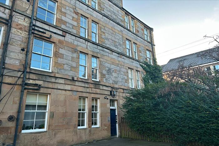 1 Bedroom Flat To Rent In Lorne Square, EH6