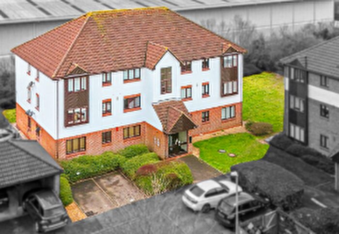1 Bedroom Flat For Sale In Brimfield Road, Purfleet-On-Thames, RM19