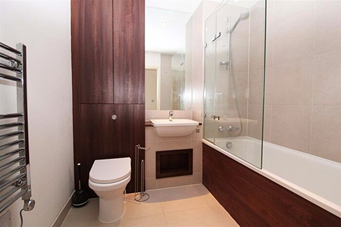 1 Bedroom Flat To Rent In Saffron Central Square, Croydon, CR0