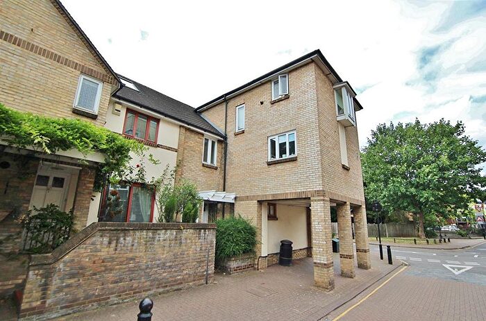 2 Bedroom Flat To Rent In Church Street, Isleworth, TW7