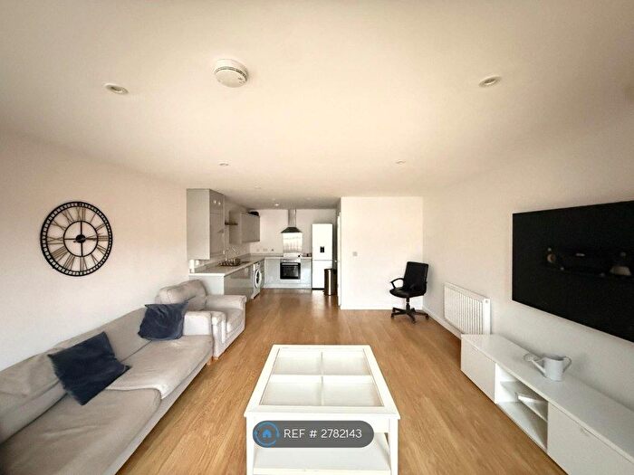 2 Bedroom Flat To Rent In High Street, Bristol, BS11