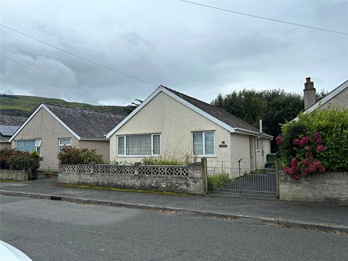2 Bedroom Bungalow For Sale In Belgrave Road, Fairbourne, Gwynedd, LL38