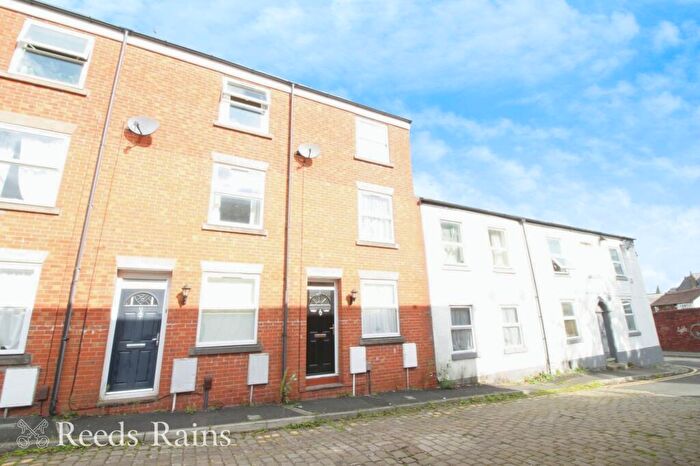 2 Bedroom Terraced House To Rent In Rodney Street, Macclesfield, Cheshire, SK11