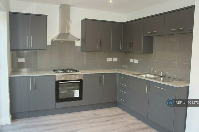 4 Bedroom Semi-Detached House To Rent In Ashlawn Road, Rugby, CV22