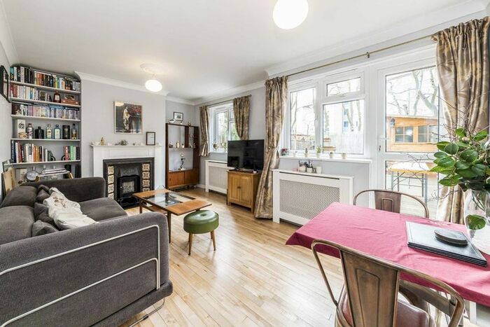 3 Bedroom Flat To Rent In Glen Albyn Road, London SW19