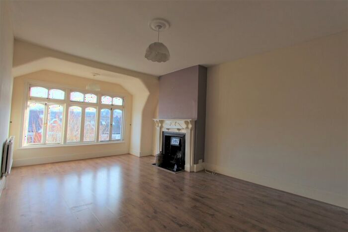 1 Bedroom Flat To Rent In Donovan Avenue, London, N10