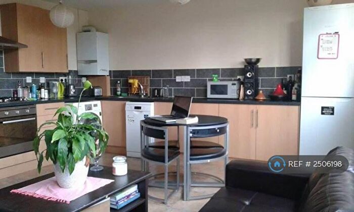 4 Bedroom Maisonette To Rent In Noble Court, London, E1