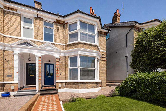 4 Bedroom Semi Detached House For Sale In Old Road West, Gravesend, DA11
