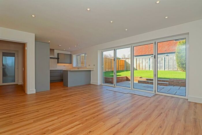 4 Bedroom Detached House For Sale In Brambling Road, Horsham, RH13