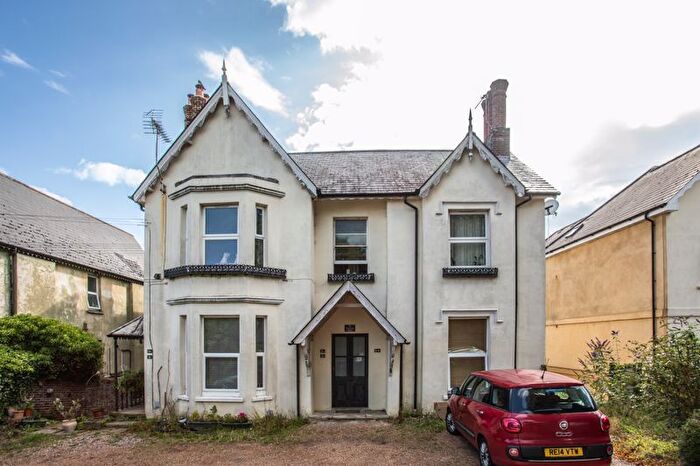 2 Bedroom Flat For Sale In New Town, Uckfield, TN22