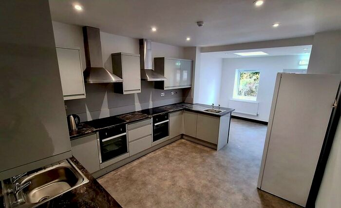 7 Bedroom Semi-Detached House To Rent In Quinton Road, B17