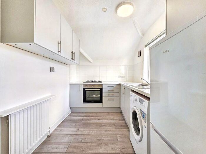 1 Bedroom Flat To Rent In Kingston Road, New Malden, KT3