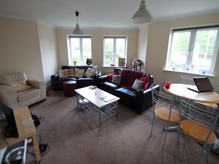 3 Bedroom Semi-detached House To Rent In Cherry Court, Leeds, LS6