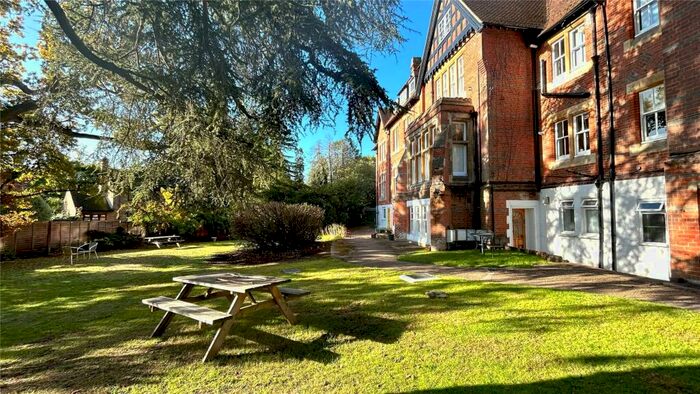 1 Bedroom Apartment To Rent In Longdown Lodge, Crowthorne Road, Sandhurst, Berkshire, GU47