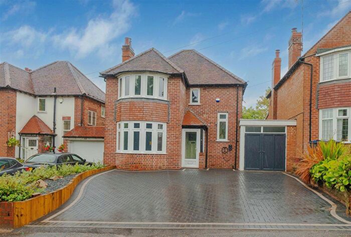 3 Bedroom Link Detached House For Sale In Alcester Road South, Kings Heath, Birmingham, B14