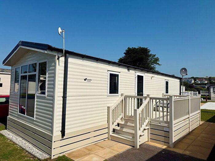 2 Bedroom Park Home For Sale In Par, PL24
