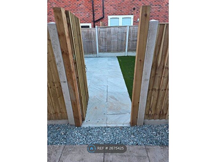 2 Bedroom Flat To Rent In Warwick Street, Coventry, CV5