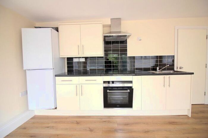 Studio To Rent In Humber Way, Langley, Slough, SL3