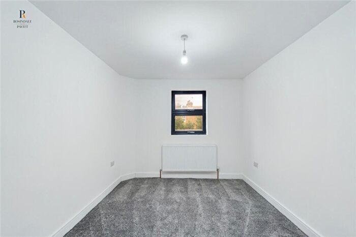 3 Bedroom End Of Terrace House For Sale In Palmerston Road, Sutton, SM1