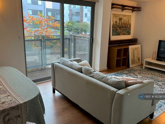 2 Bedroom Flat To Rent In Deals Gateway, London, SE13