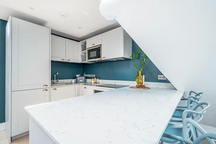 2 Bedroom Apartment To Rent In Yarnells Hill, Oxfordshire, OX2