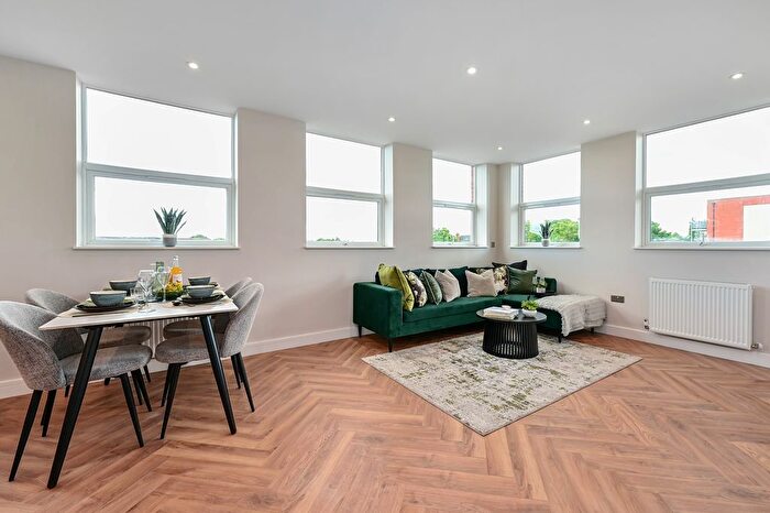 2 Bedroom Flat For Sale In Camp Road, Farnborough, GU14