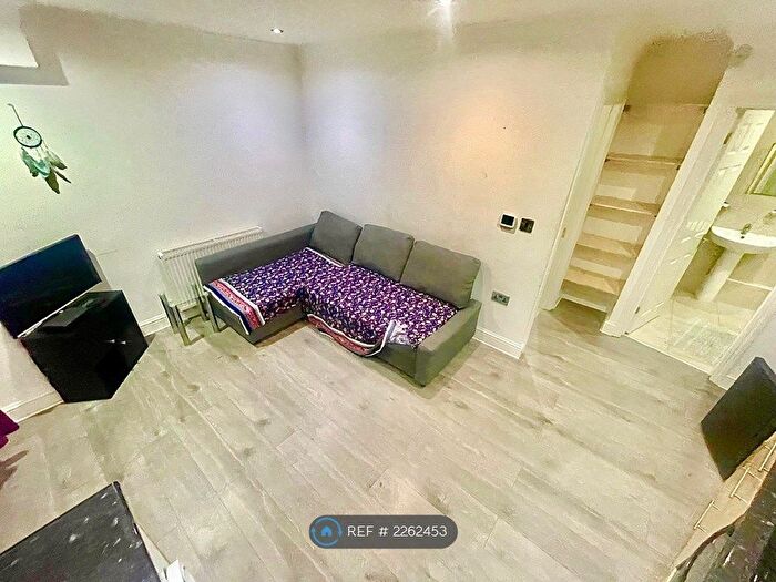 1 Bedroom Flat To Rent In Pleasant Way, Wembley, HA0