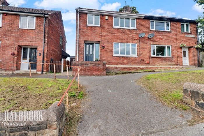 3 Bedroom Semi-Detached House For Sale In Stainborough Road, Dodworth, S75