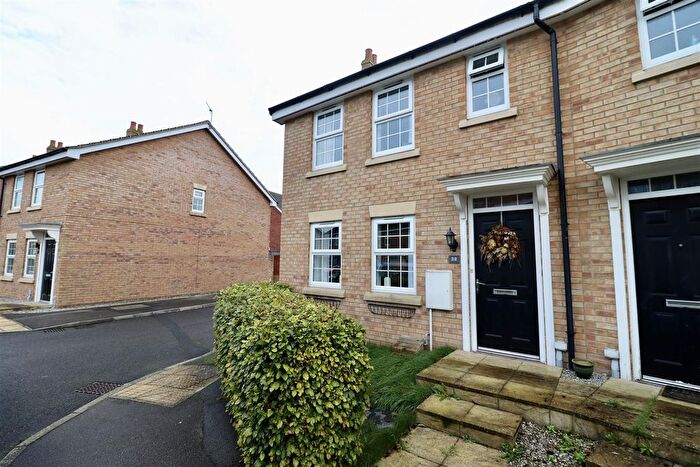 3 Bedroom End Of Terrace House For Sale In Beech Close, Market Weighton, York, YO43