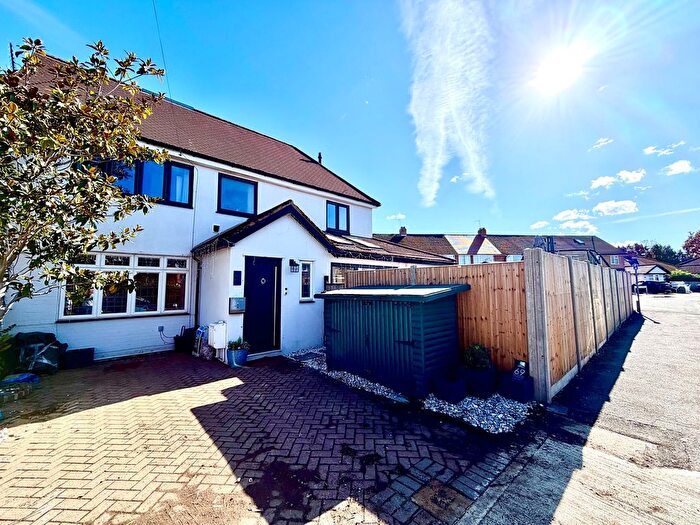 4 Bedroom Detached House For Sale In Cheshire Gardens, Chessington, Surrey., KT9