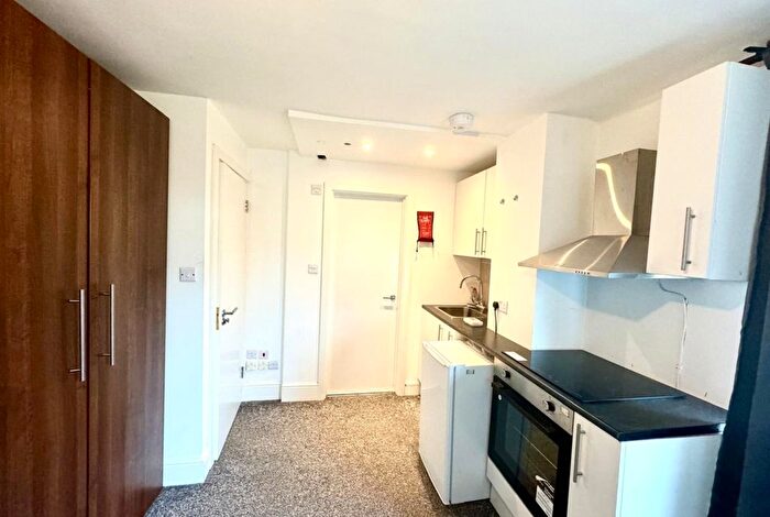 Studio To Rent In Layfield Road, London, NW4