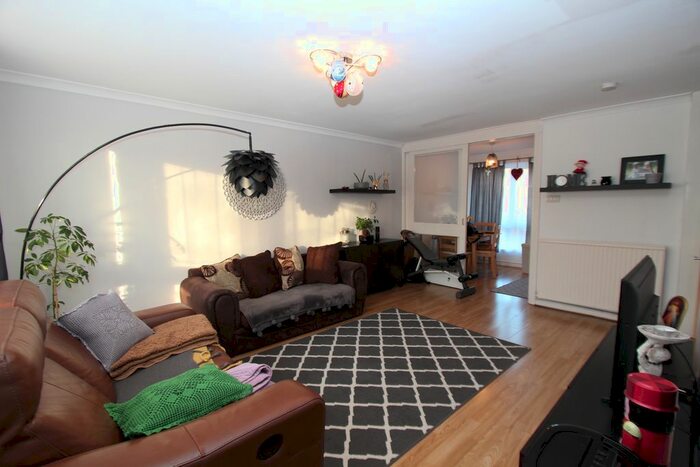 2 Bedroom Flat To Rent In Liebenrood Road, Reading, RG30
