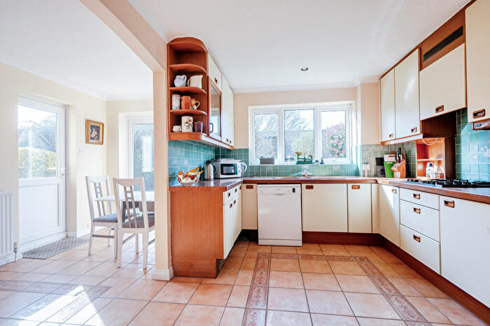 4 Bedroom Detached House For Sale In Plainwood Close, Chichester, PO19