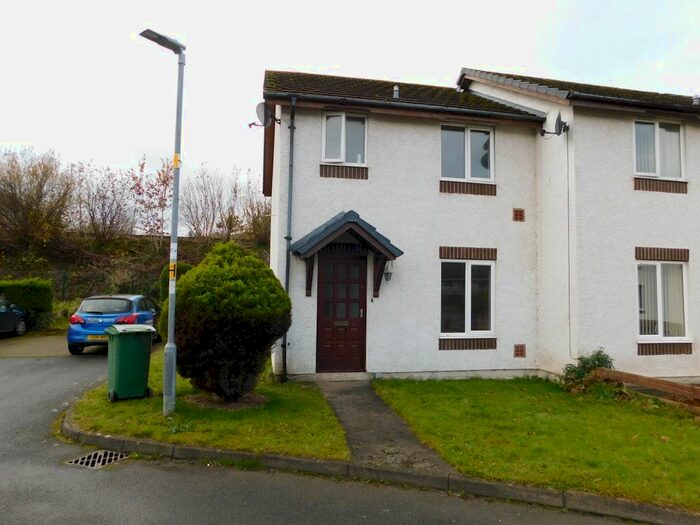 3 Bedroom End Of Terrace House To Rent In Cwrt Yr Onnen, Llanbadarn Fawr SY23