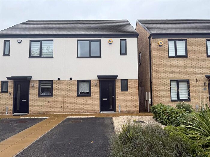 2 Bedroom Semi-Detached House To Rent In Swan Road, Lakeside, Doncaster, DN4