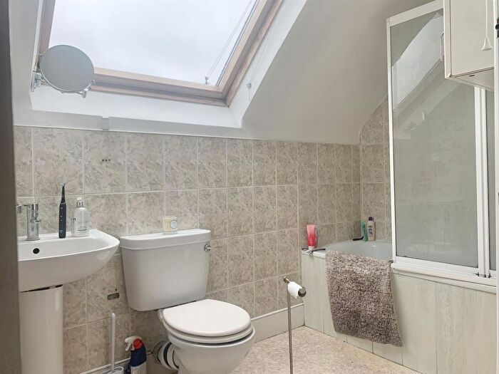 1 Bedroom Property To Rent In Grange Park, London, W5