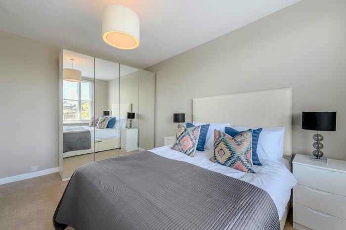 1 Bedroom Flat To Rent In Hill Street, Mayfair, London, W1J